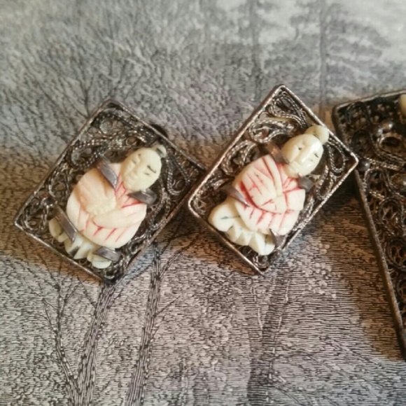 Chinese Brooch and Earrings - Picture 2 of 4